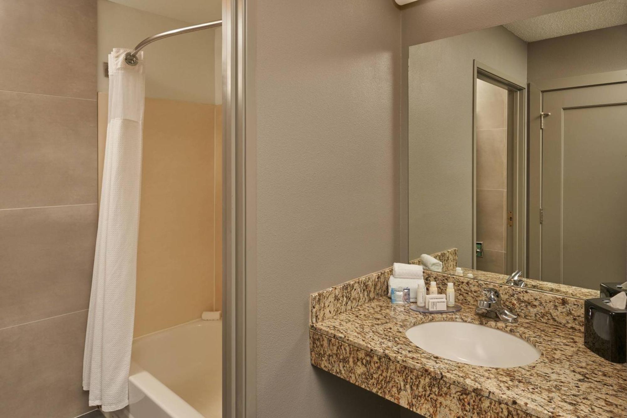 Courtyard By Marriott Indianapolis South Hotel Bagian luar foto