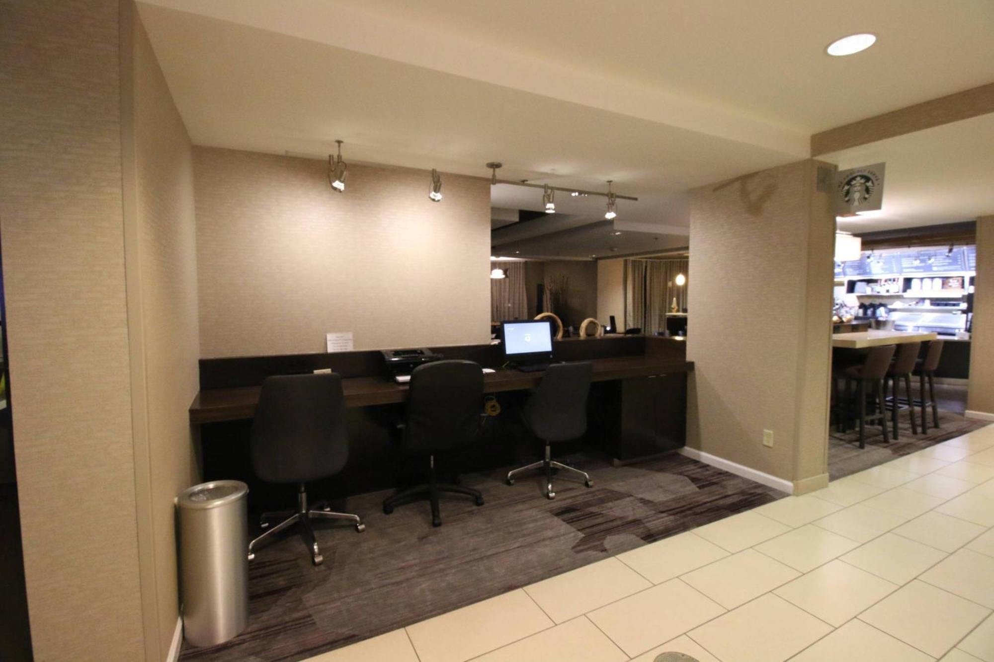 Courtyard By Marriott Indianapolis South Hotel Bagian luar foto
