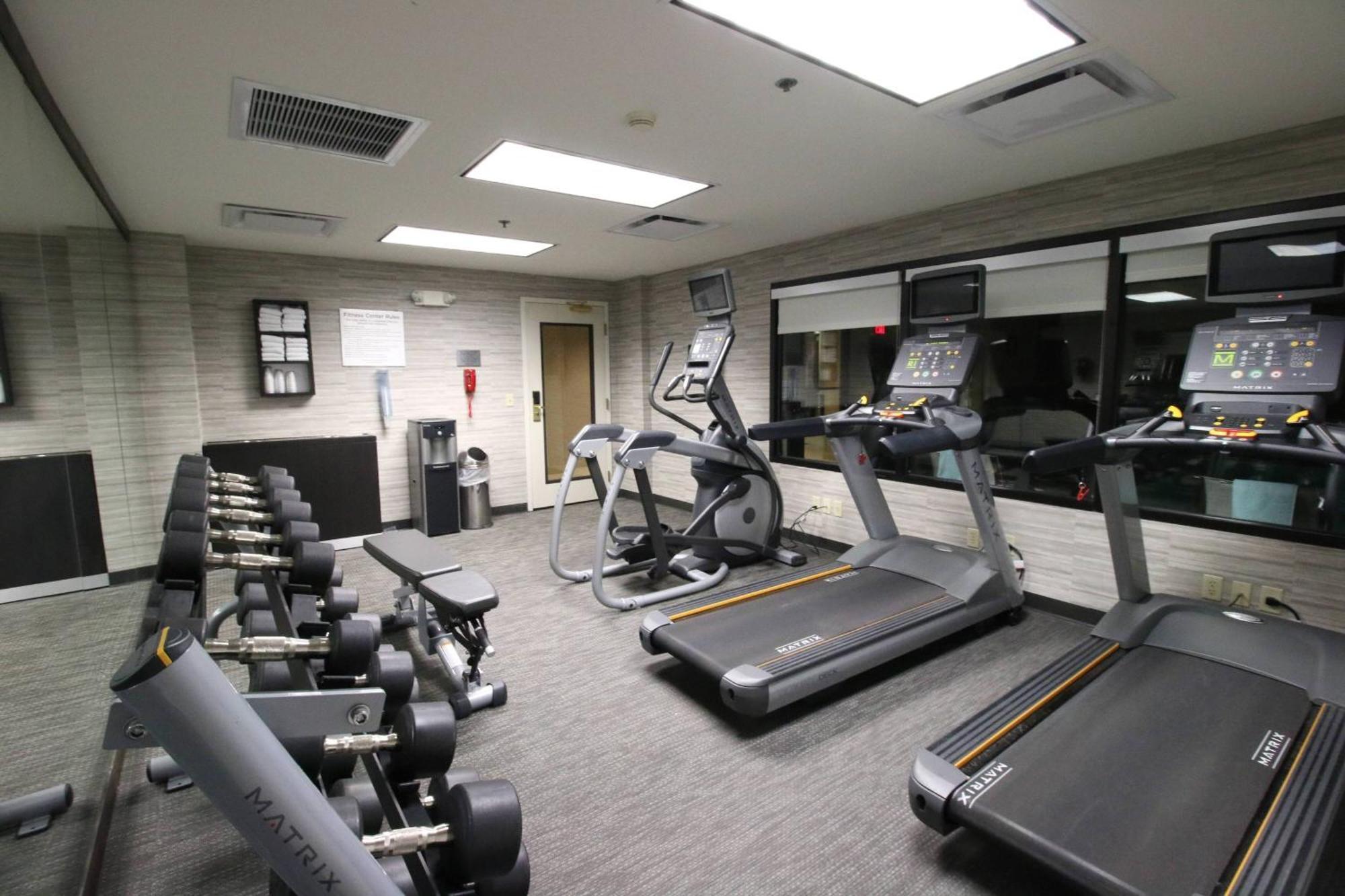 Courtyard By Marriott Indianapolis South Hotel Bagian luar foto
