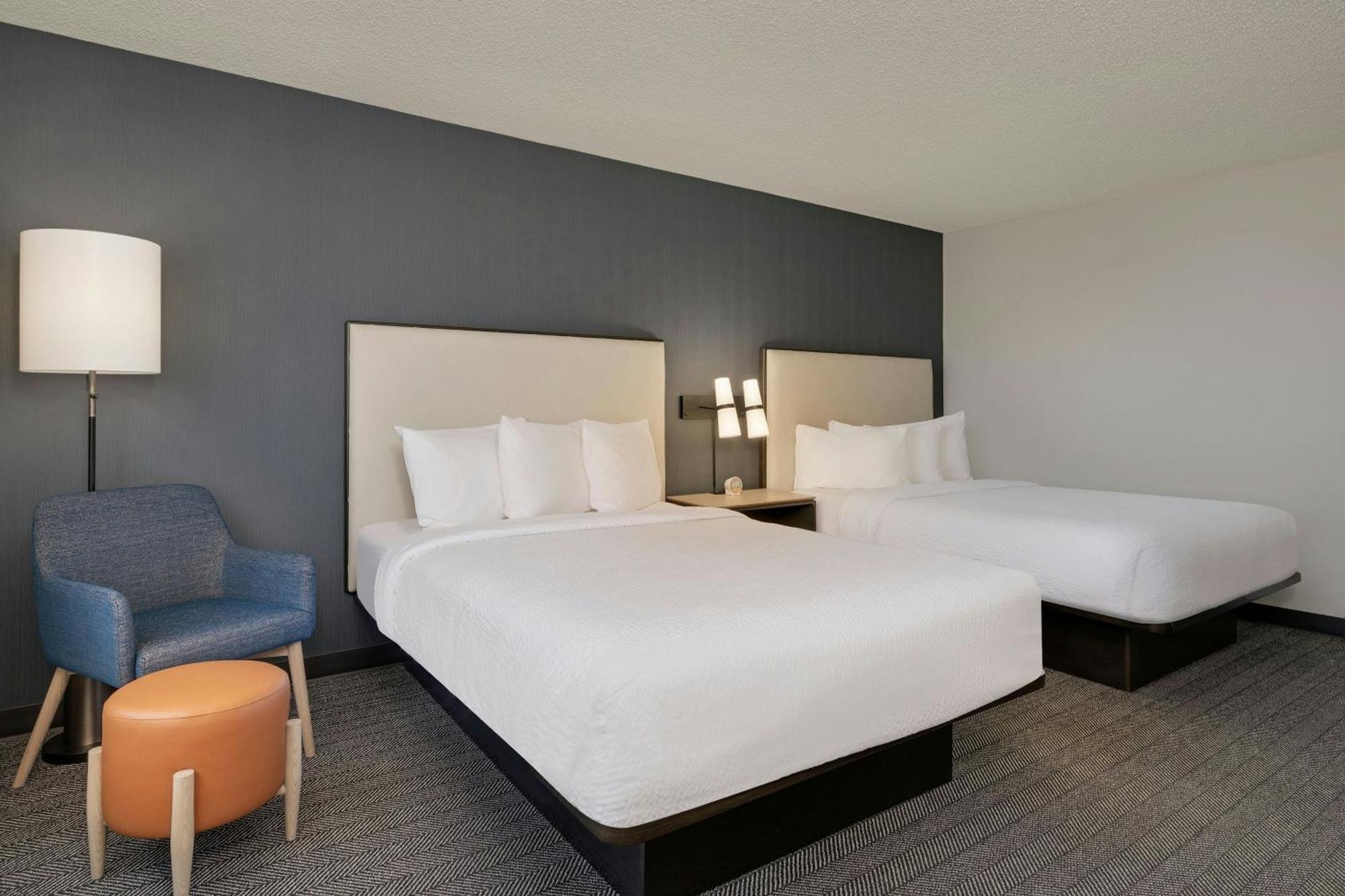 Courtyard By Marriott Indianapolis South Hotel Bagian luar foto